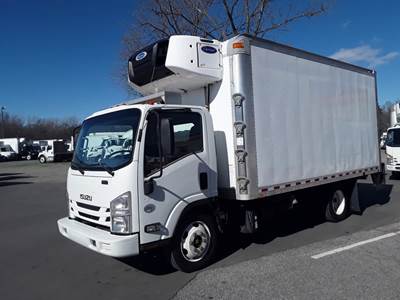 Isuzu NPR 16 ft Refrigerated Truck - 215HP, 6 Speed Automatic, Liftgate
