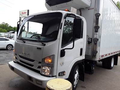 Isuzu NPR 16 ft Refrigerated Truck - 215HP, 6 Speed Automatic, Liftgate