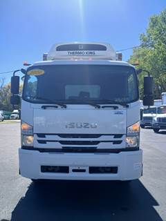 Isuzu NRR 22 ft Refrigerated Truck - 215HP, 6 Speed Automatic, Liftgate