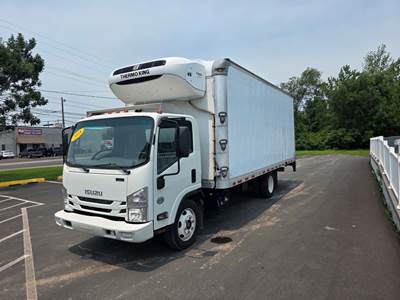 Isuzu NRR 20 ft Refrigerated Truck - 215HP, 6 Speed Automatic, Liftgate