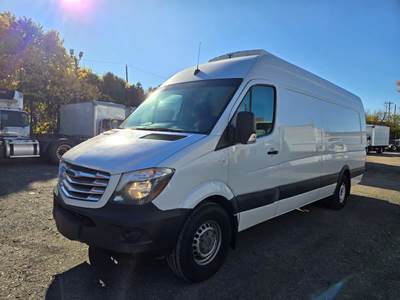 Mercedes-Benz 2500 Refrigerated Truck - 161HP, 7 Speed Automatic