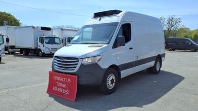 Mercedes-Benz 2500 Refrigerated Truck - 188HP, 5 Speed Automatic