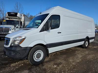 Mercedes-Benz F2CA170E Refrigerated Truck - 161HP, 7 Speed Automatic