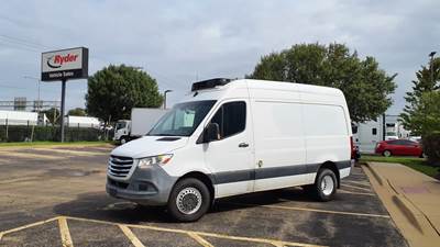 Mercedes-Benz F3CA144 Refrigerated Truck - 188HP, 5 Speed Automatic