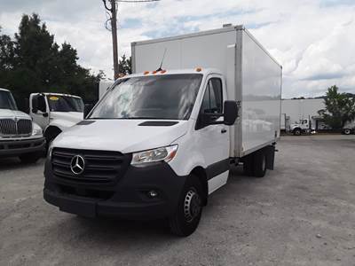 Mercedes-Benz MXCC74 SPRINTER 14 ft Refrigerated Truck - 161HP, 7 Speed Automatic