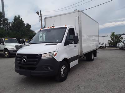 Mercedes-Benz MXCC74 SPRINTER 15 ft Refrigerated Truck - 161HP, 7 Speed Automatic