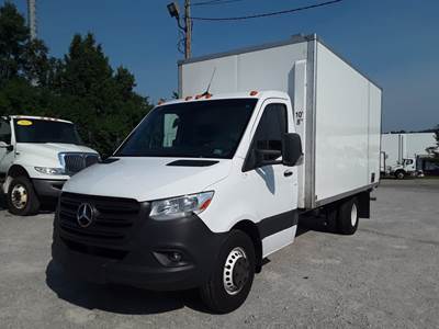 Mercedes-Benz MXCC74 SPRINTER 15 ft Refrigerated Truck - 161HP, 7 Speed Automatic