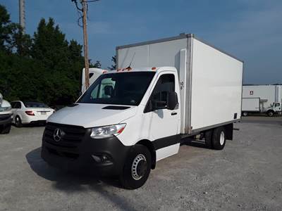 Mercedes-Benz MXCC74 SPRINTER 15 ft Refrigerated Truck - 161HP, 7 Speed Automatic