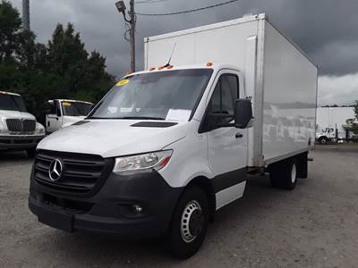 Mercedes-Benz MXCC74 SPRINTER 15 ft Refrigerated Truck - 161HP, 7 Speed Automatic