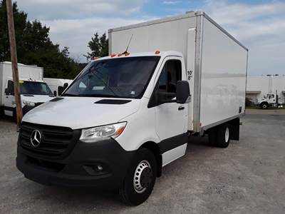 Mercedes-Benz MXCC74 SPRINTER 15 ft Refrigerated Truck - 161HP, 7 Speed Automatic