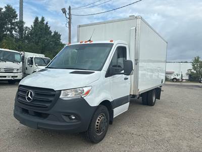 Mercedes-Benz MXCC74 SPRINTER 15 ft Refrigerated Truck - 161HP, 7 Speed Automatic