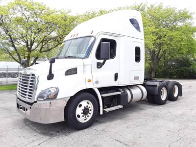 Freightliner Cascadia 113 Sleeper Semi Truck - 60" Condo Sleeper, 410HP, 10 Speed Manual