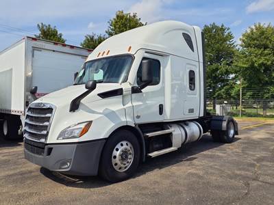 Freightliner Cascadia 116 Single Axle Sleeper Semi Truck - 53" Condo Sleeper, 410HP, 10 Speed Manual