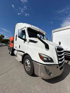 Freightliner Cascadia 116 Sleeper Semi Truck - 48" Condo Sleeper, 450HP, 12 Speed Automatic