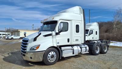 Freightliner Cascadia 116 Sleeper Semi Truck - 62" Mid Roof Sleeper, 450HP, 12 Speed Automatic
