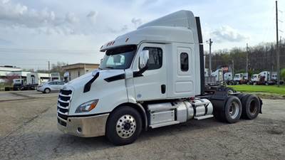 Freightliner Cascadia 116 Sleeper Semi Truck - 45" Mid Roof Sleeper, 450HP, 12 Speed Automatic