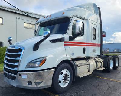 Freightliner Cascadia 116 Sleeper Semi Truck - 48" Mid Roof Sleeper, 450HP, 12 Speed Automatic