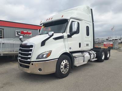Freightliner Cascadia 116 Sleeper Semi Truck - 48" Mid Roof Sleeper, 450HP, 12 Speed Automatic