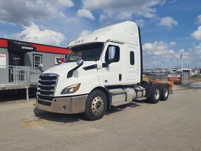 Freightliner Cascadia 116 Sleeper Semi Truck - 48" Mid Roof Sleeper, 450HP, 12 Speed Automatic