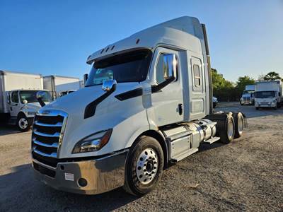 Freightliner Cascadia 116 Sleeper Semi Truck - 48" Mid Roof Sleeper, 450HP, 12 Speed Automatic
