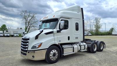 Freightliner Cascadia 116 Sleeper Semi Truck - 50" Mid Roof Sleeper, 450HP, 12 Speed Automatic