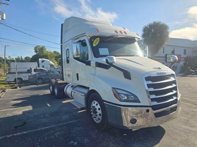 Freightliner Cascadia 116 Sleeper Semi Truck - 42" Mid Roof Sleeper, 450HP, 12 Speed Automatic