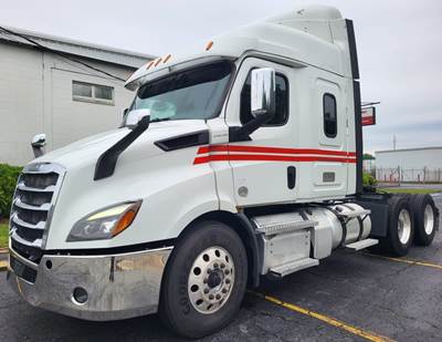 Freightliner Cascadia 116 Sleeper Semi Truck - 58" Mid Roof Sleeper, 450HP, 12 Speed Automatic