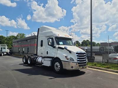 Freightliner Cascadia 116 Sleeper Semi Truck - 43" Mid Roof Sleeper, 450HP, 12 Speed Automatic