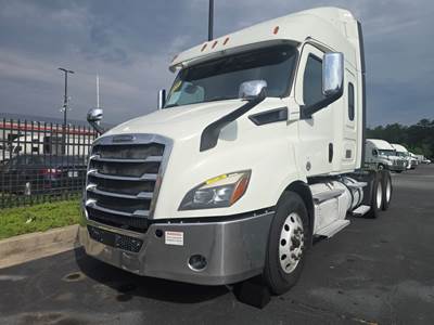 Freightliner Cascadia 116 Sleeper Semi Truck - 72" Mid Roof Sleeper, 450HP, 12 Speed Automatic