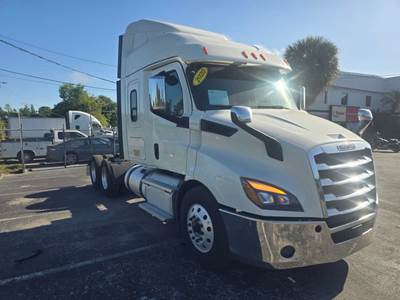 Freightliner Cascadia 116 Sleeper Semi Truck - 42" Mid Roof Sleeper, 450HP, 12 Speed Automatic