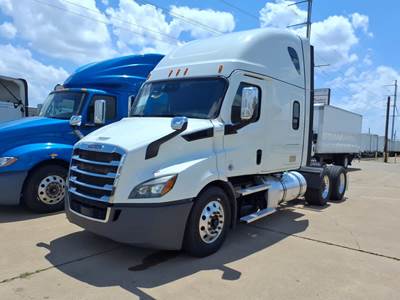 Freightliner Cascadia 116 Sleeper Semi Truck - 72" Condo Sleeper, 470HP, 10 Speed Manual