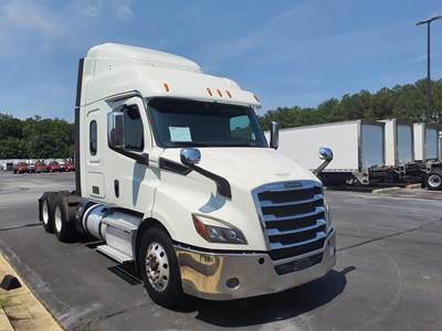 Freightliner Cascadia 116 Sleeper Semi Truck - 48" Mid Roof Sleeper, 450HP, 12 Speed Automatic
