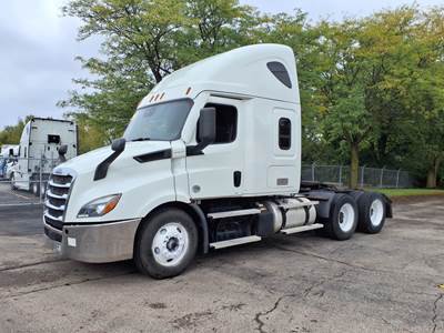 Freightliner Cascadia 116 Sleeper Semi Truck - 72" Condo Sleeper, 450HP, 12 Speed Automatic