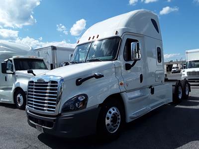 Freightliner Cascadia 125 Sleeper Semi Truck - 72" Condo Sleeper, 400HP, 10