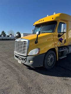 Freightliner Cascadia 125 Sleeper Semi Truck - 72" Mid Roof Sleeper, 485HP, 13 Speed Automatic