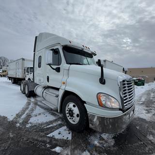 Freightliner Cascadia 125 Sleeper Semi Truck - 48" Mid Roof Sleeper, 455HP, 10 Speed Manual