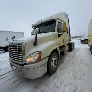 Freightliner Cascadia 125 Sleeper Semi Truck - 48" Mid Roof Sleeper, 455HP, 10 Speed Manual
