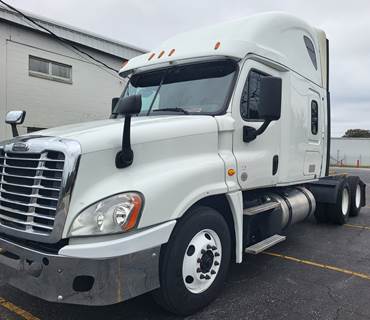 Freightliner Cascadia 125 Sleeper Semi Truck - 60" Condo Sleeper, 12 Speed Automatic