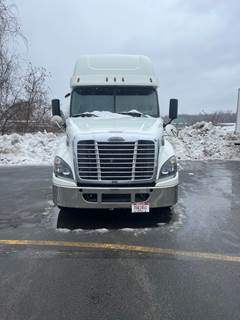 Freightliner Cascadia 125 Sleeper Semi Truck - 60" Mid Roof Sleeper, 10 Speed Manual