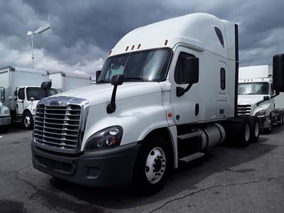 Freightliner Cascadia 125 Sleeper Semi Truck - 72" Condo Sleeper, 12 Speed Automatic