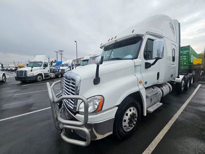 Freightliner Cascadia 125 Sleeper Semi Truck - 48" Condo Sleeper, 500HP, 13 Speed Manual