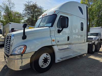 Freightliner Cascadia 125 Sleeper Semi Truck - 50" Condo Sleeper, 12 Speed Automatic