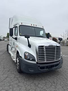Freightliner Cascadia 125 Sleeper Semi Truck - 72" Condo Sleeper, 455HP, 10 Speed Manual