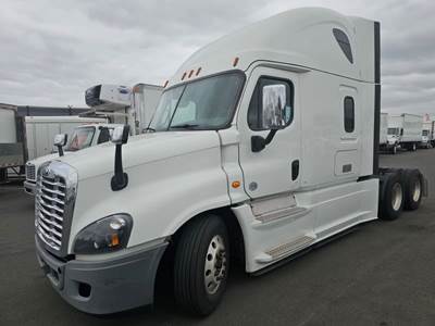 Freightliner Cascadia 125 Sleeper Semi Truck - 72" Condo Sleeper, 400HP, 10 Speed Automatic