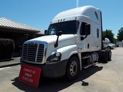 Freightliner Cascadia 125 Sleeper Semi Truck - 72" Condo Sleeper, 450HP, 10 Speed Automatic