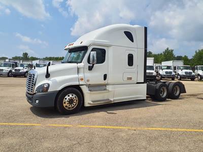 Freightliner Cascadia 125 Sleeper Semi Truck - 72" Condo Sleeper, 455HP, 10 Speed Manual