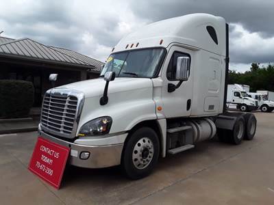 Freightliner Cascadia 125 Sleeper Semi Truck - 60" Condo Sleeper, 455HP, 12 Speed Automatic