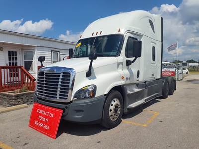 Freightliner Cascadia 125 Sleeper Semi Truck - 72" Condo Sleeper, 400HP, 12 Speed Automatic