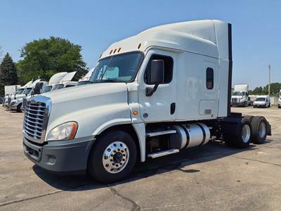 Freightliner Cascadia 125 Sleeper Semi Truck - 72" Condo Sleeper, 455HP, 12 Speed Automatic