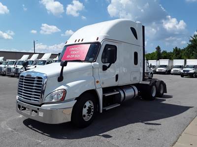 Freightliner Cascadia 125 Sleeper Semi Truck - 60" Condo Sleeper, 455HP, 12 Speed Automatic